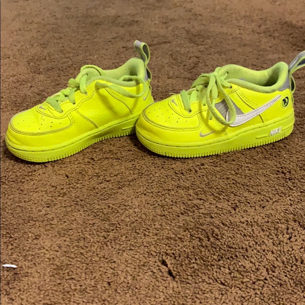 Shoes - Picture 3 of 5